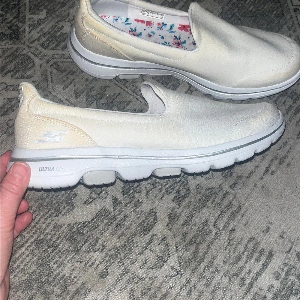 Skechers Women's white Slip-On Sneakers size 9.5